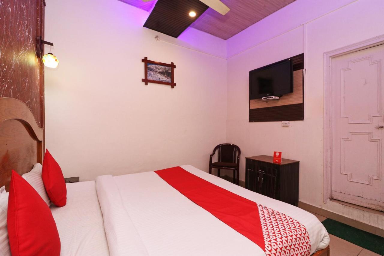 Oyo 75571 Sai Pooja Lodging Hotel Bombay Eksteriør billede