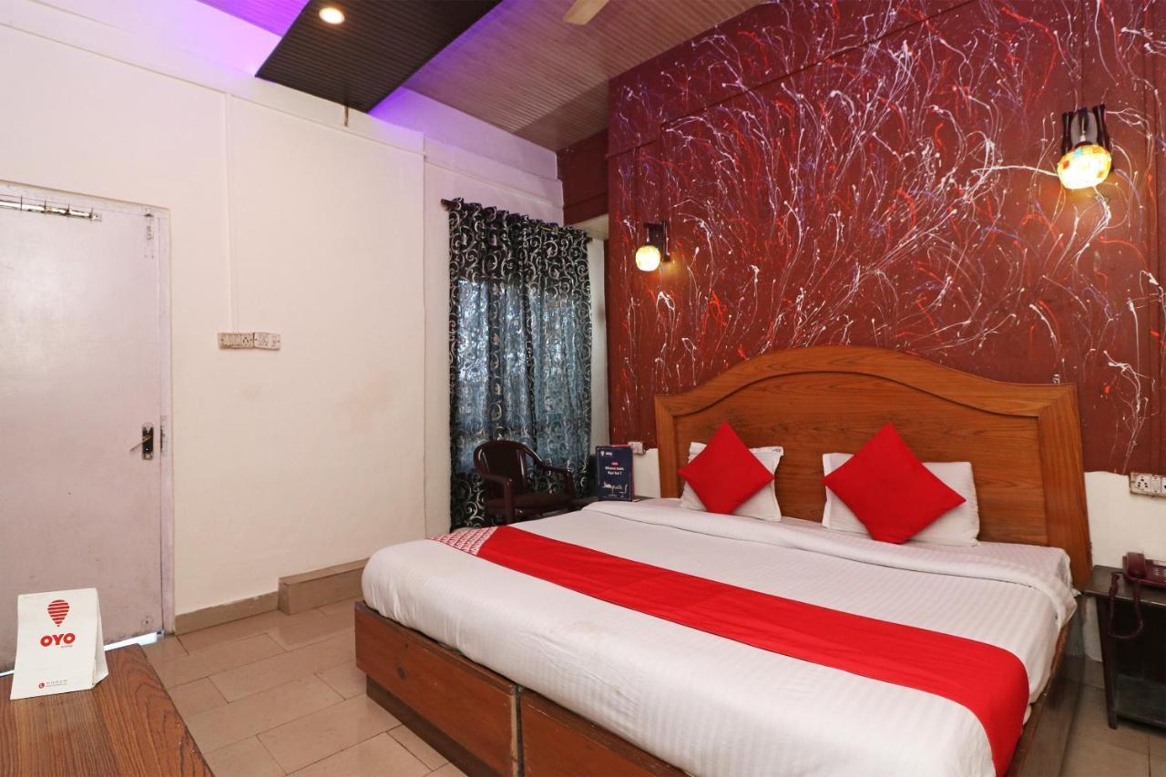 Oyo 75571 Sai Pooja Lodging Hotel Bombay Eksteriør billede