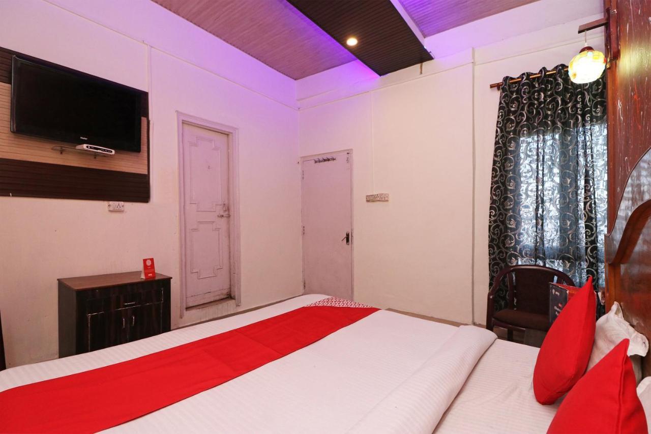 Oyo 75571 Sai Pooja Lodging Hotel Bombay Eksteriør billede